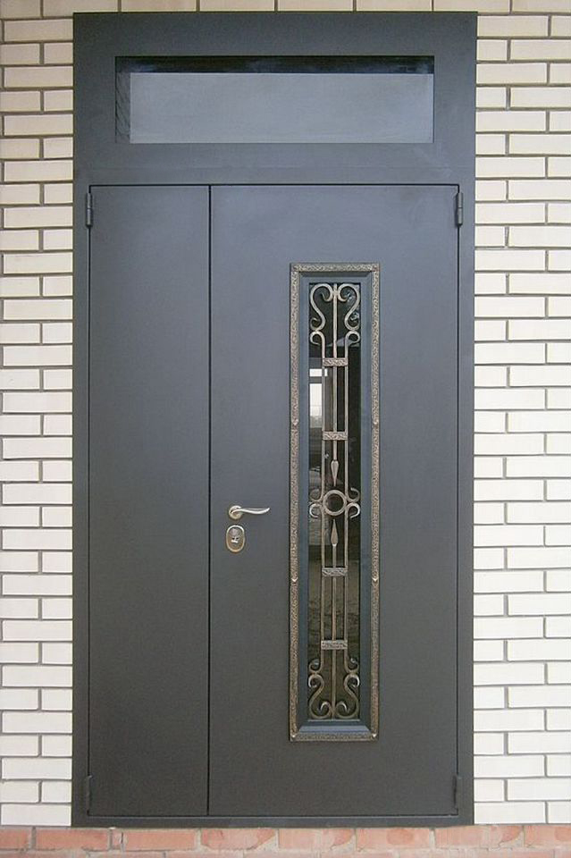 Дверь в коттедж с ковкой и стеклом ЛД-458